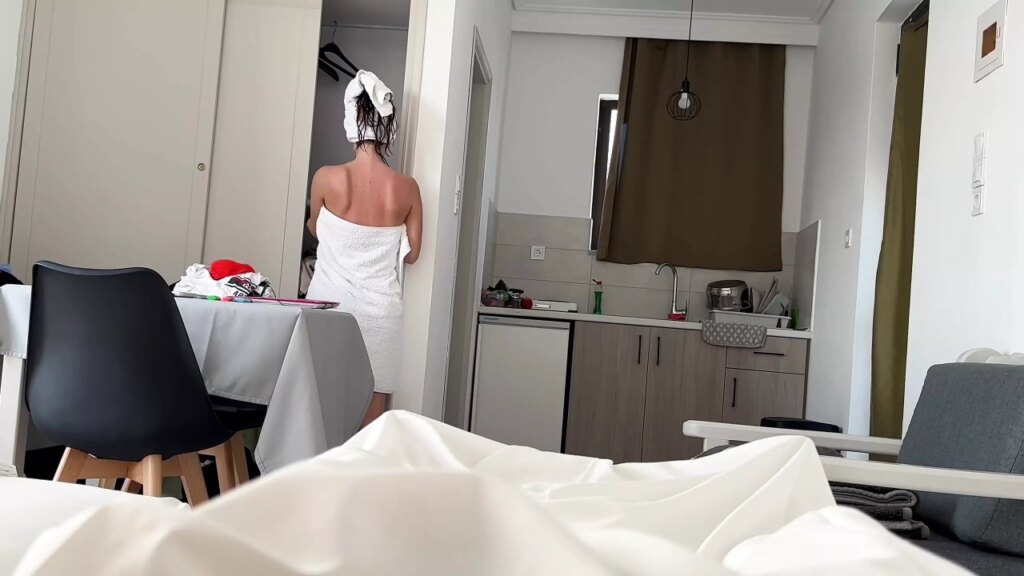 Sıcak üvey kız kardeşimle otel odasın güzel sex