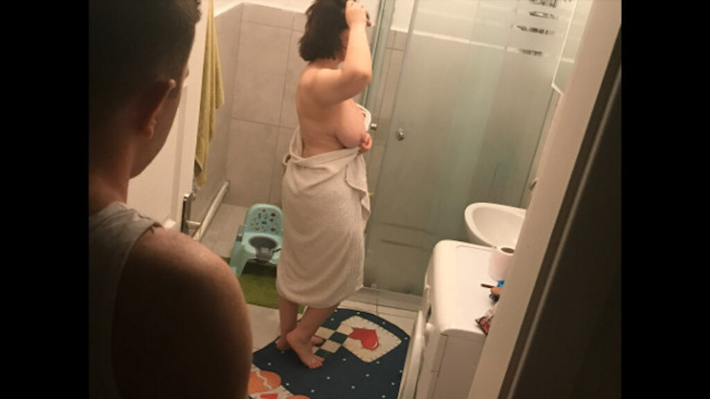 Enişte Baldızı Mehtap Soykanla  Banyoda Seks